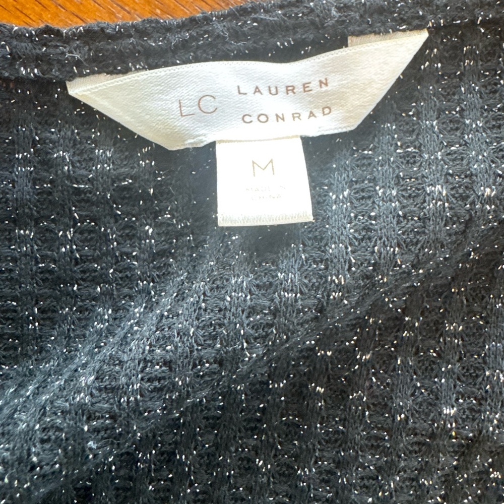 ✨ LC Lauren Conrad Metallic Knit Blouse –‎ Size M - Picture 5 of 8